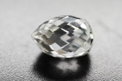 Prírodný diamant briolette,...