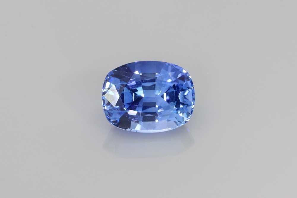 Szafir 1,69 ct, niebieski, szlif cushion