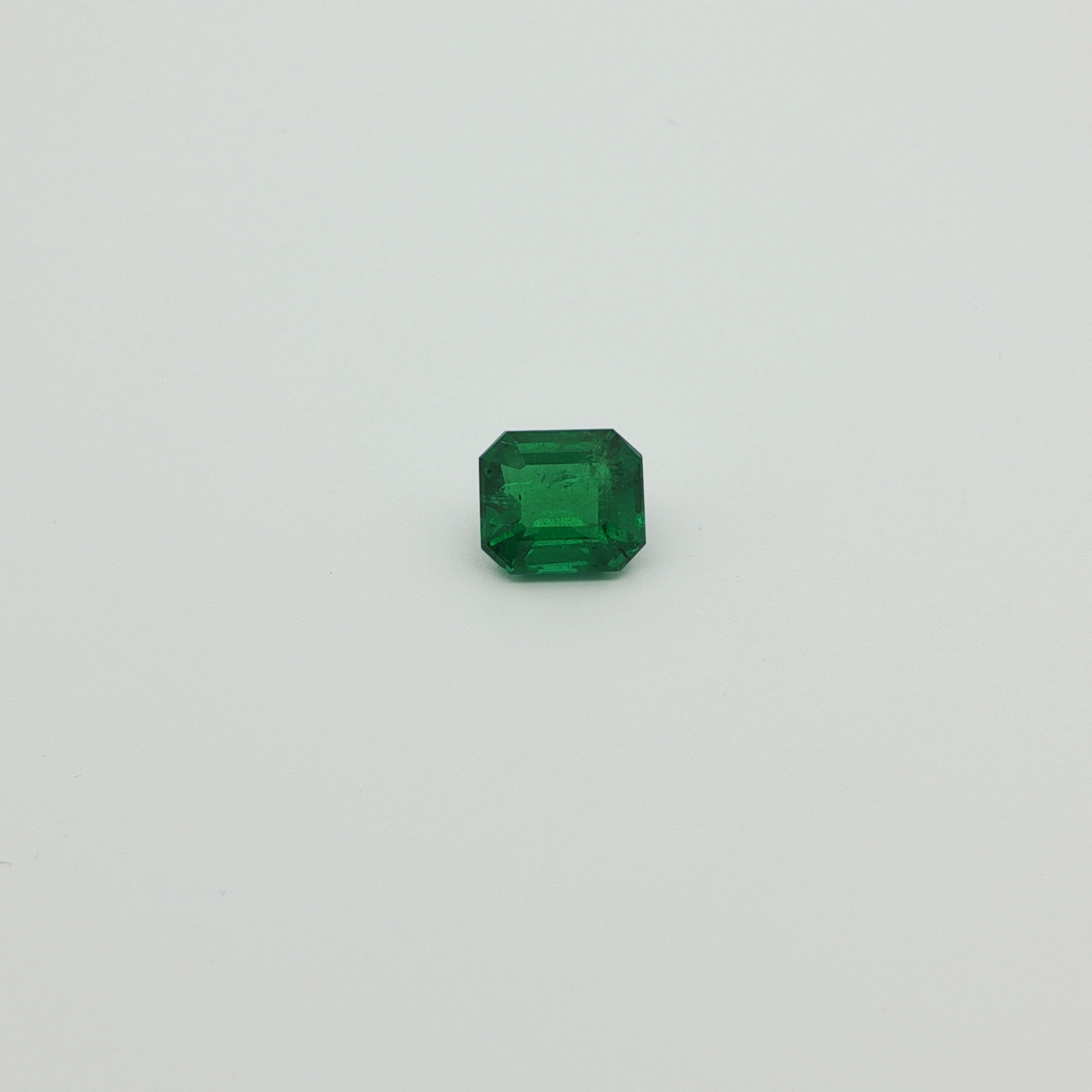 Szmaragd 1,97 ct, zielony, szlif ośmiokątny