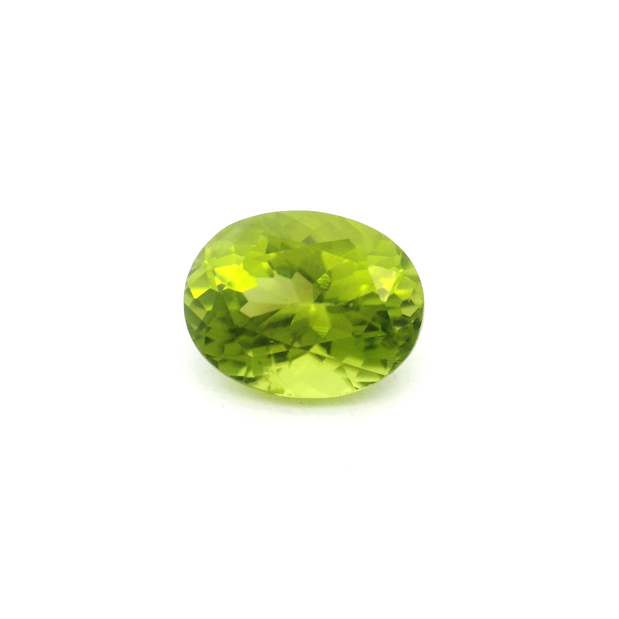Perydot 2,65 ct, zielony, szlif owalny
