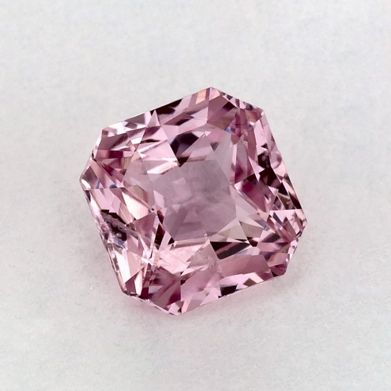 Szafir 1,67 ct, różowy, szlif radiant