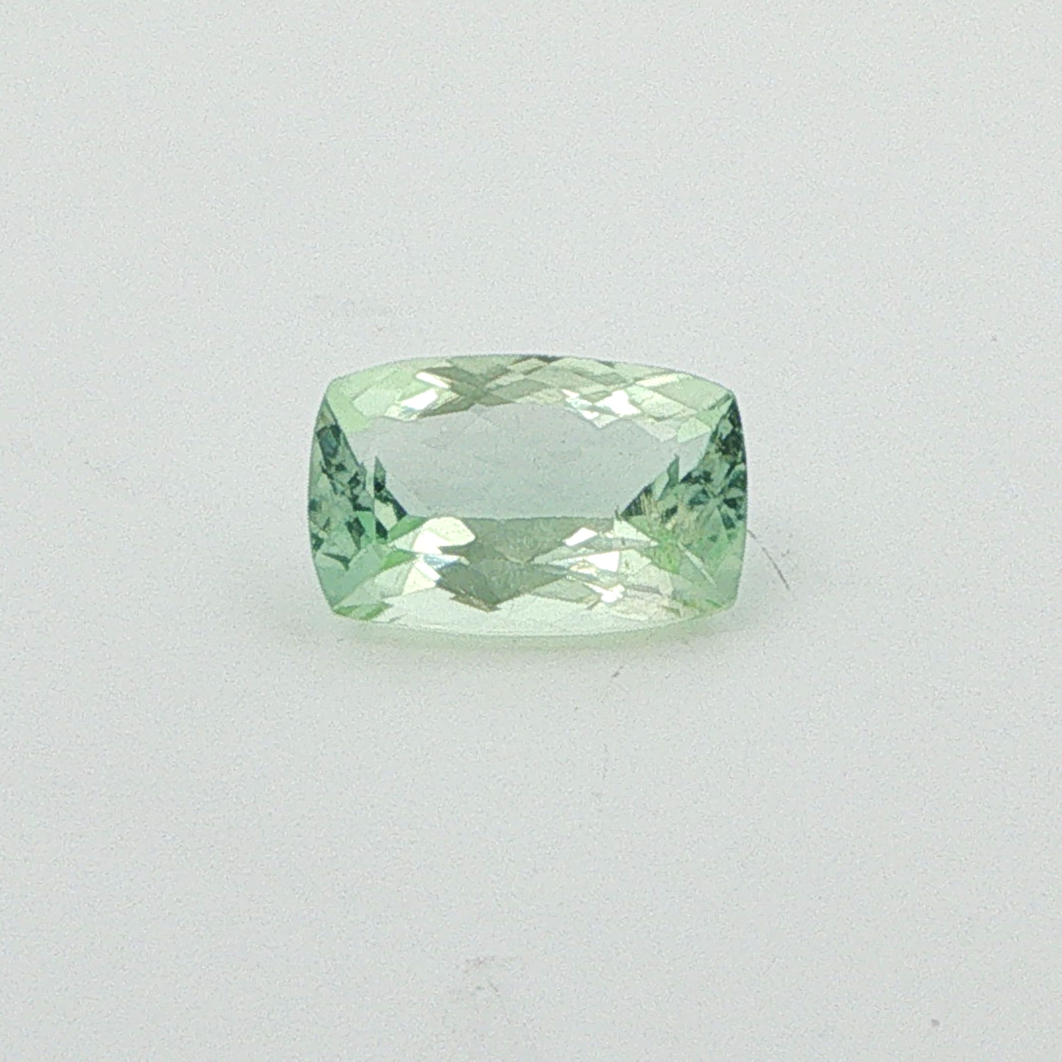 Turmalin 2,35 ct, zielony, szlif cushion