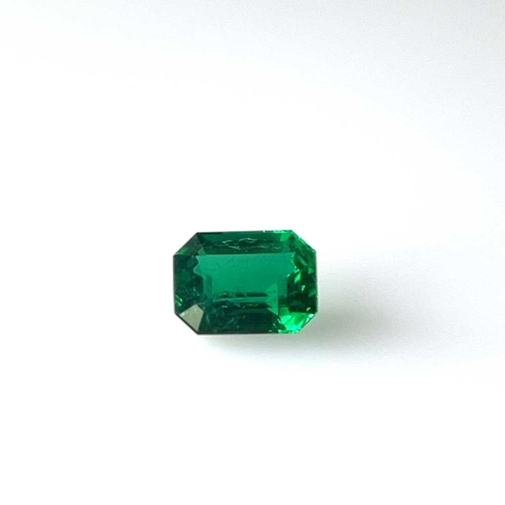 Szmaragd 1,46 ct, zielony, szlif szmaragdowy