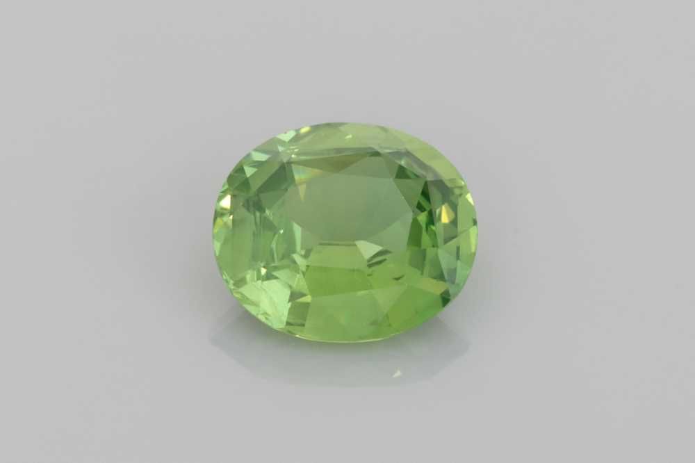 Szafir 2,15 ct, zielony, szlif owalny
