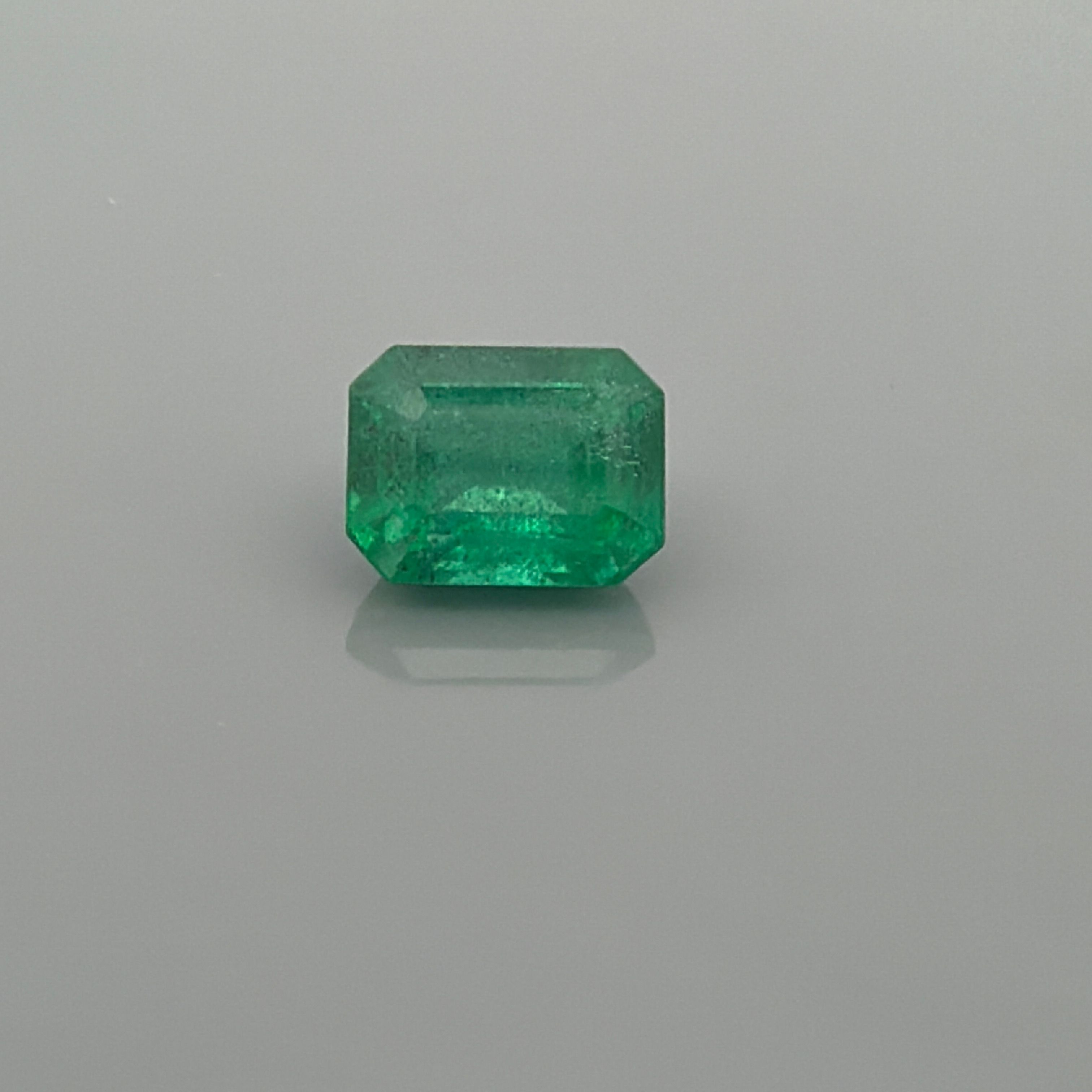Szmaragd 2,47 ct, zielony, szlif ośmiokątny
