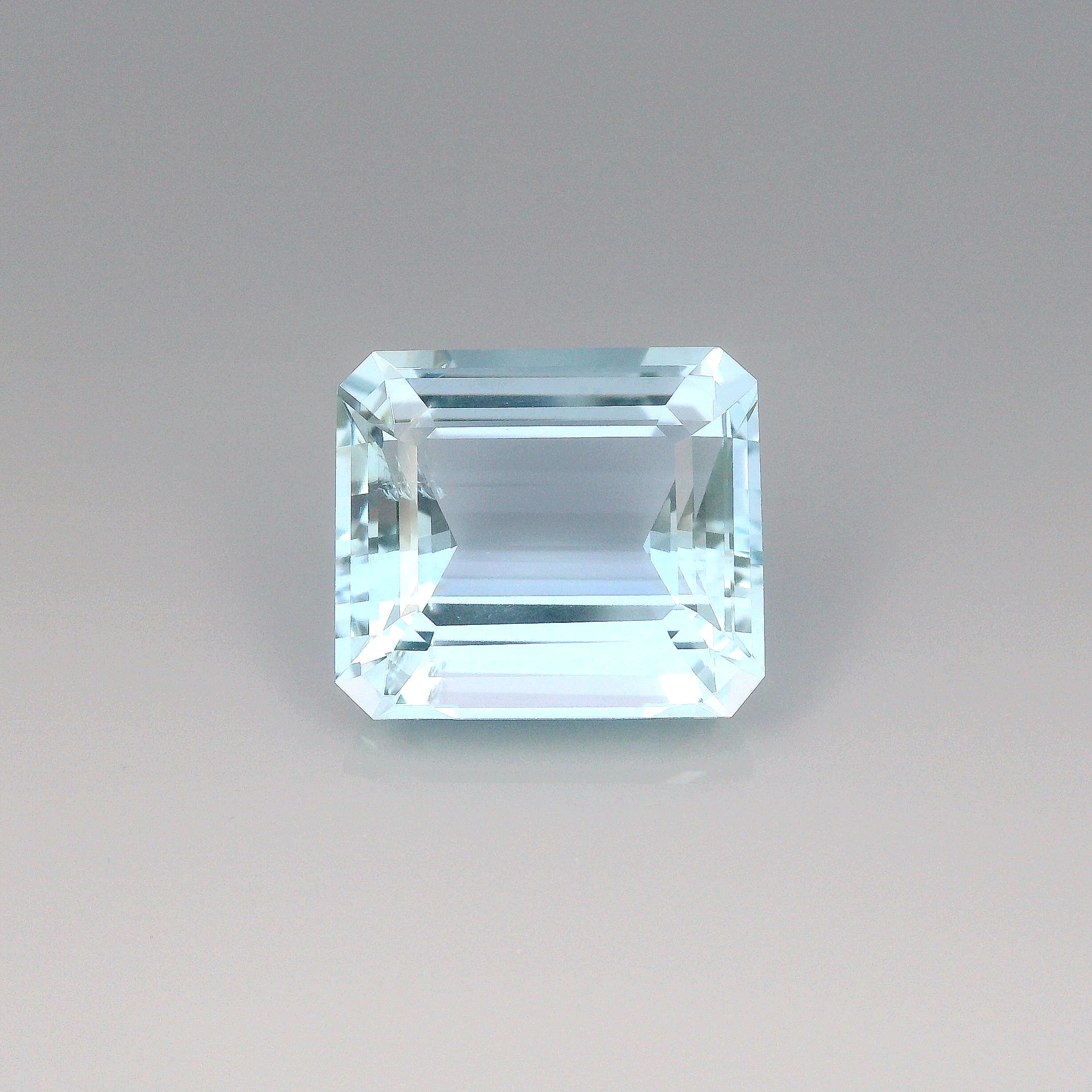 Akwamaryn 14,93 ct, niebieski, szlif ośmiokątny