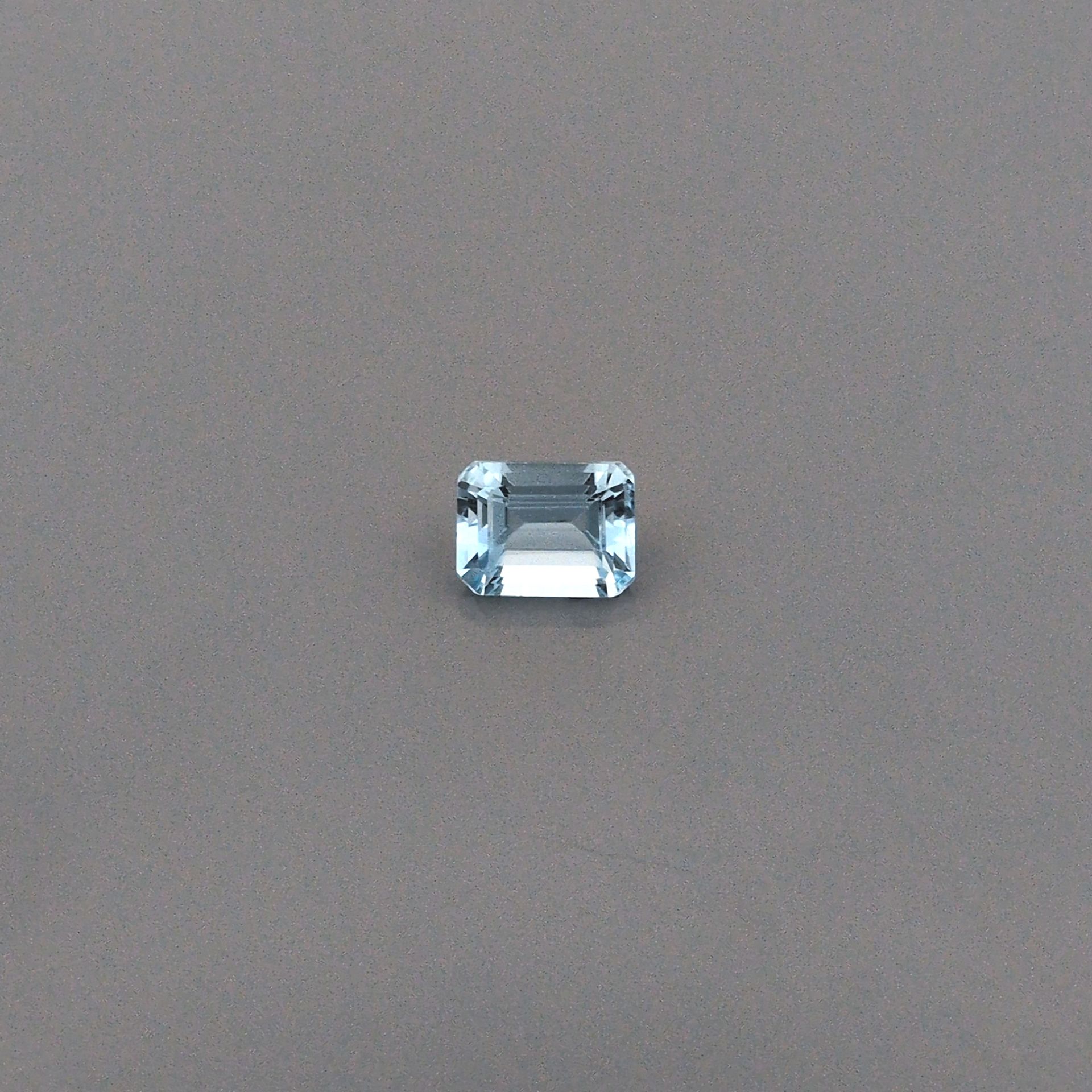 Akwamaryn 1,74 ct, niebieski, szlif ośmiokątny