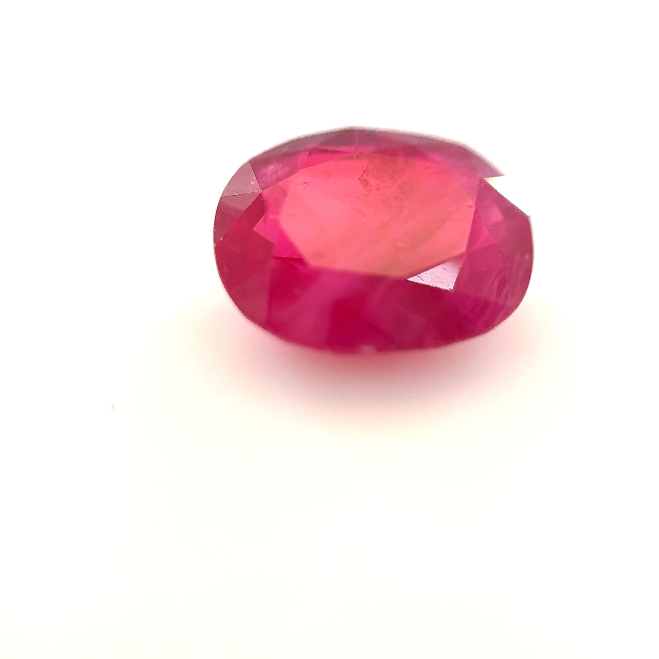 Rubin 2,30 ct, czerwony, szlif owalny