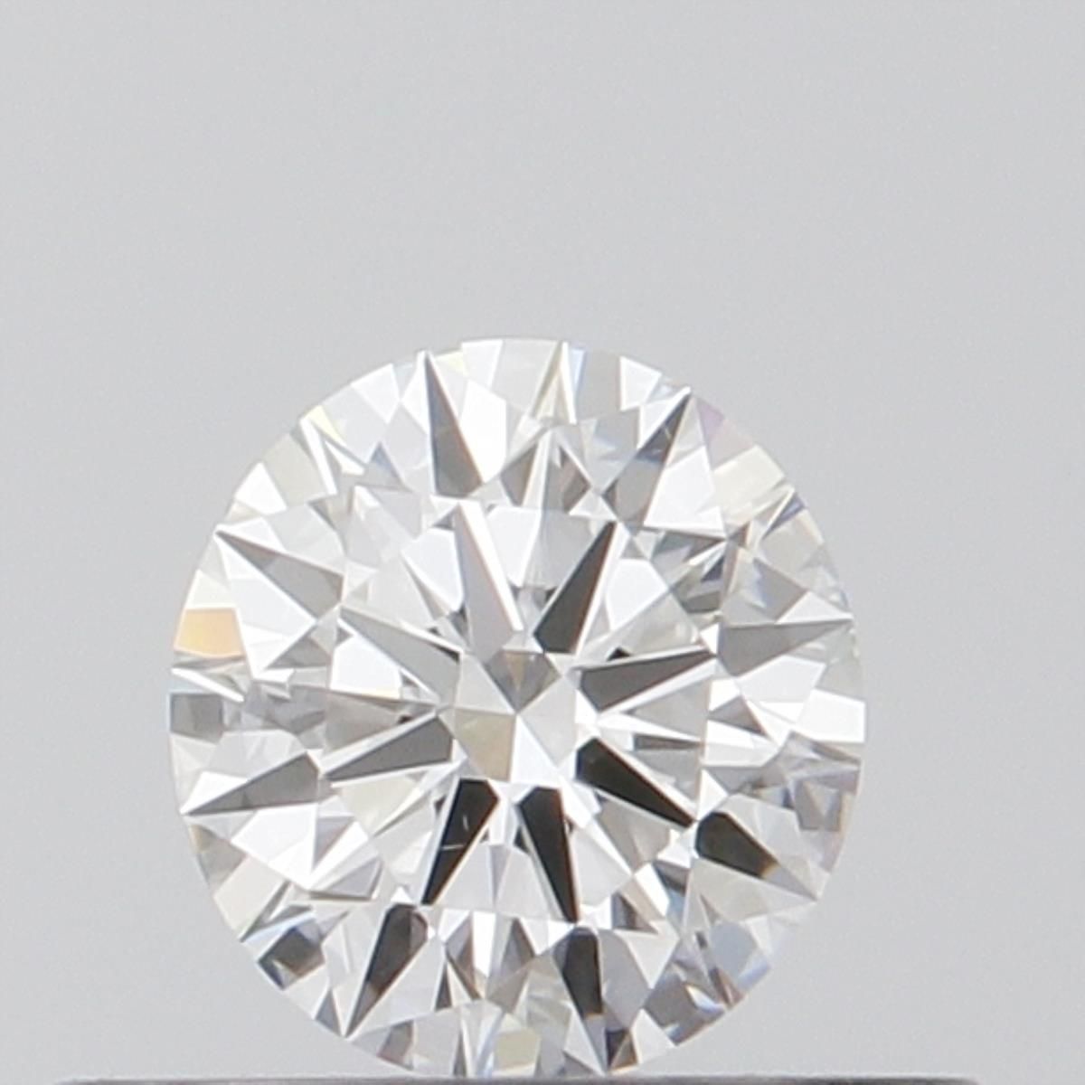 Prírodný diamant okrúhly...