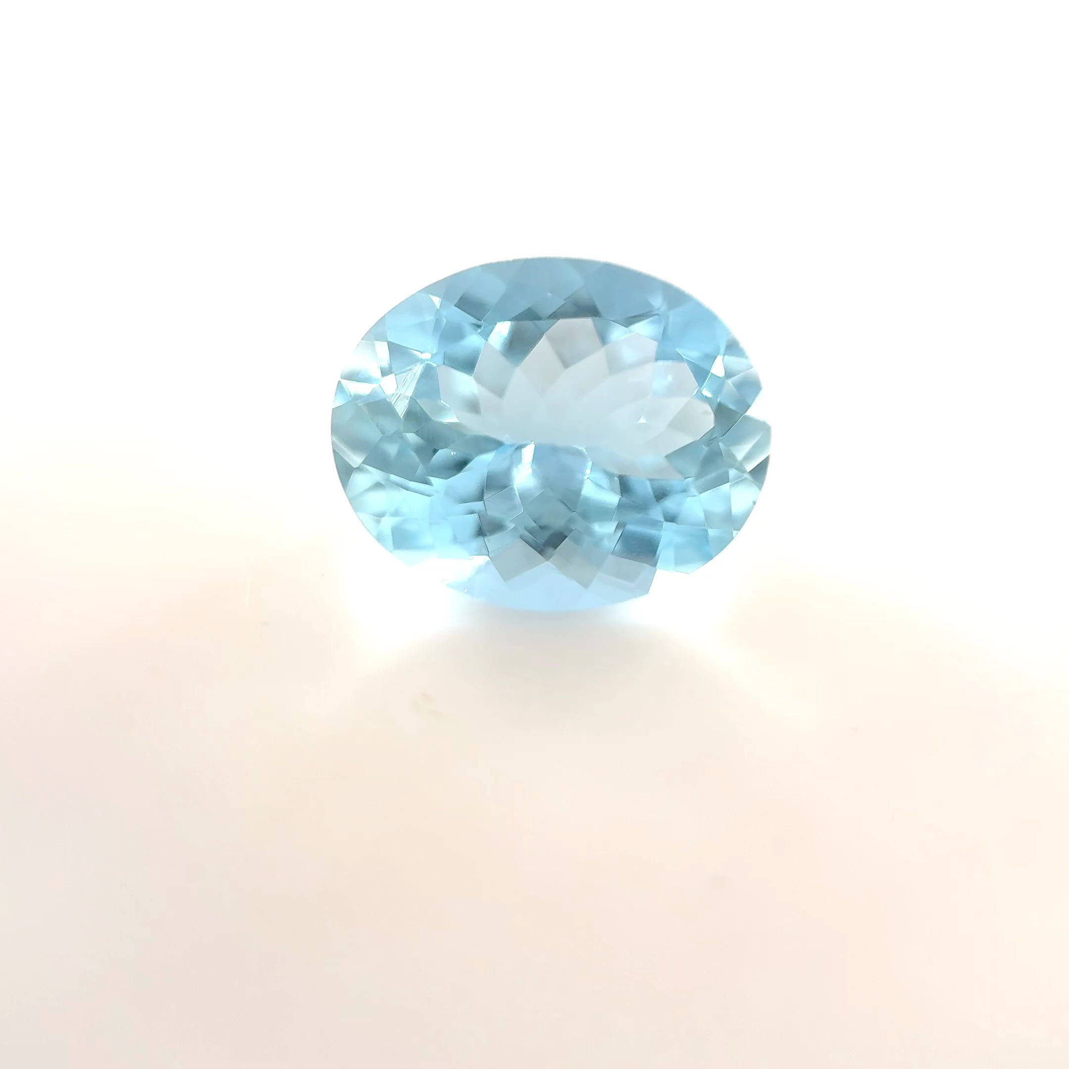 Akwamaryn 2,95 ct, niebieski, szlif owalny