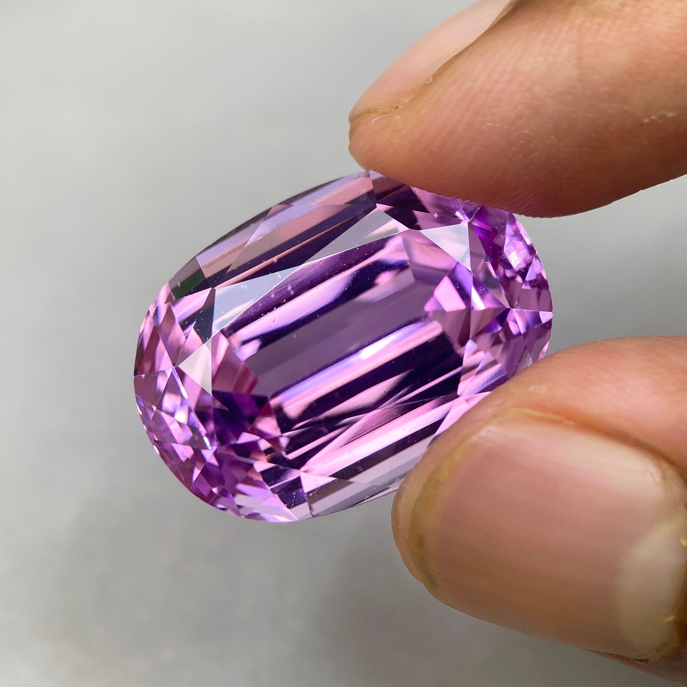 KUNZITE FACETED 51.56ct PURPLE Purple Pink EC PAKISTAN NONE