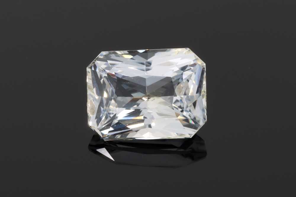 Szafir 2,38 ct, biały, szlif szmaragdowy