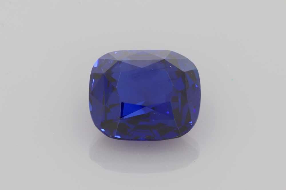 5.04 ct Cushion Sapphire