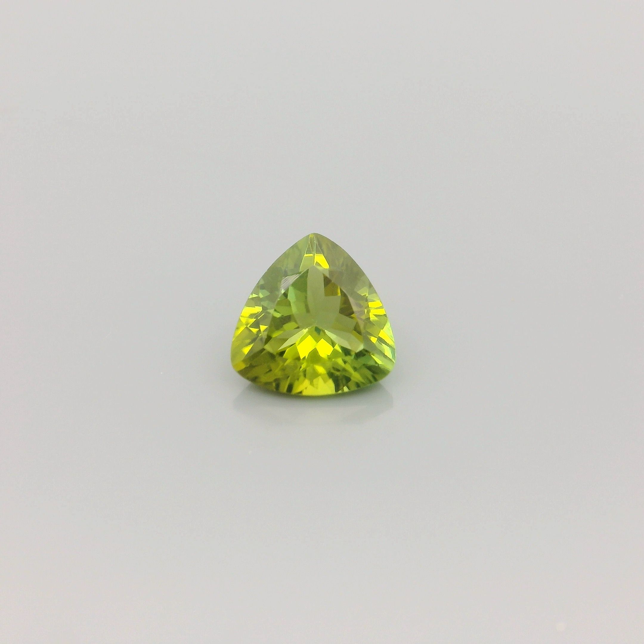 Turmalin 1,65 ct, zielony, szlif trójkątny