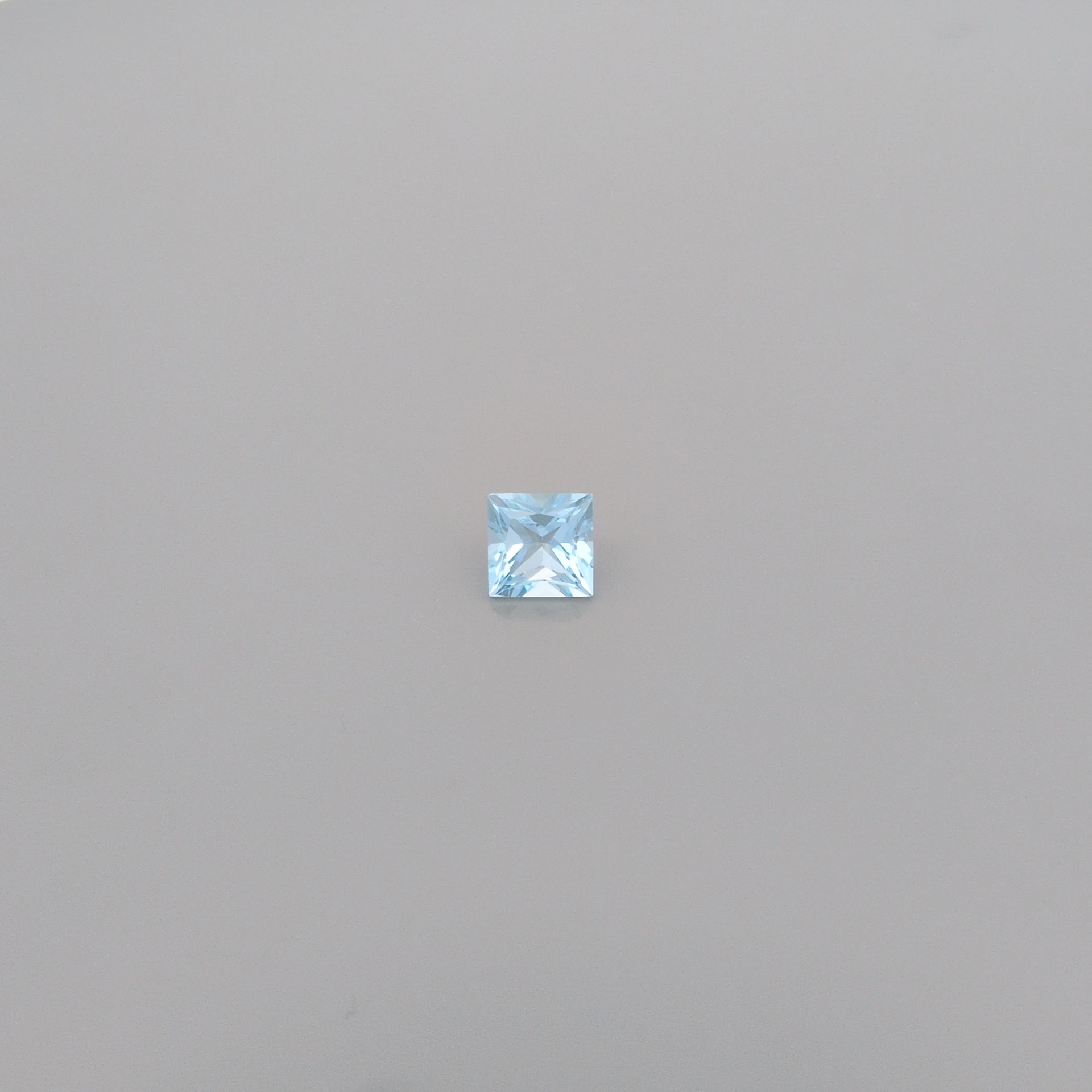 Akwamaryn 1,59 ct, niebieski, szlif kwadratowy