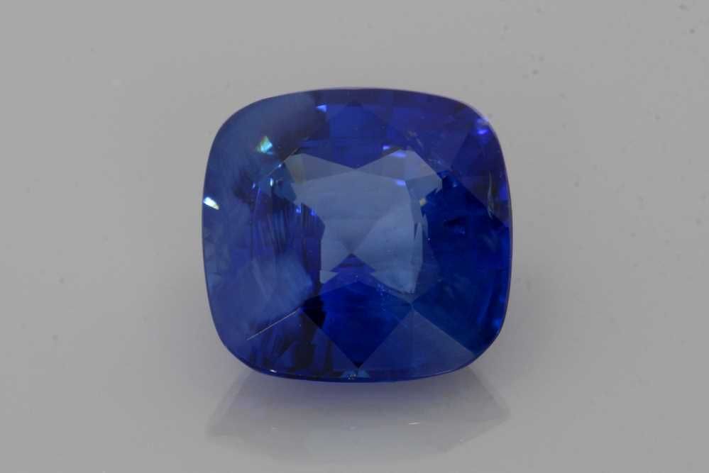 4.53 ct Cushion Sapphire