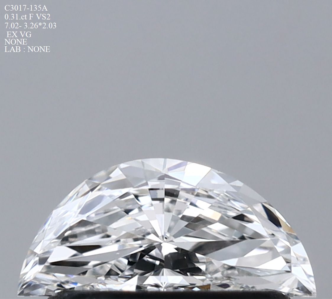 Prírodný diamant half moon,...