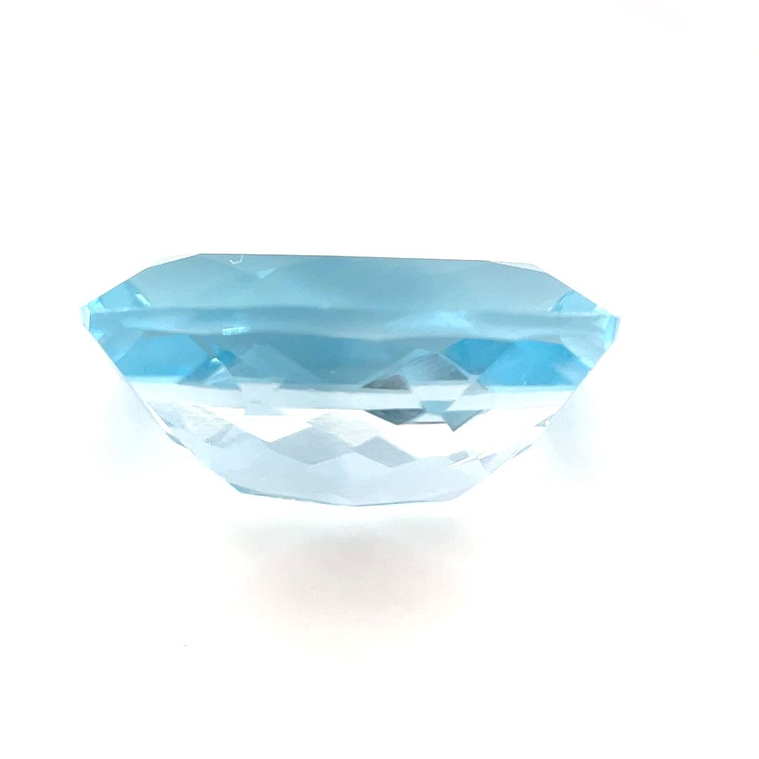Topaz 8,27 ct, niebieski, szlif cushion