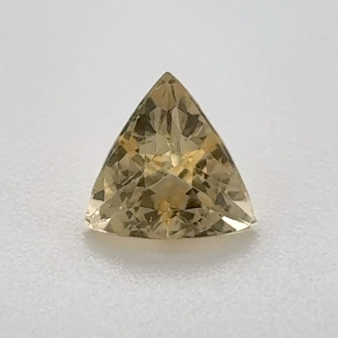 TOPAZ FACETED 0.89ct YELLOW Light Yellow EC BRAZIL NONE