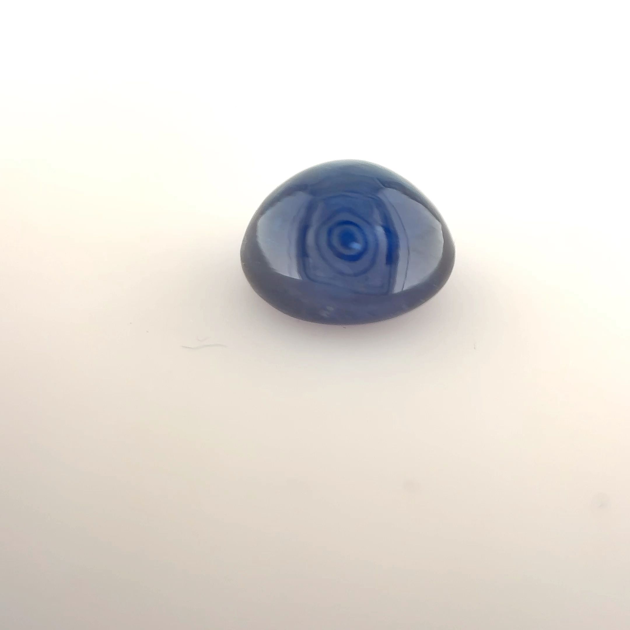 Szafir 1,67 ct, niebieski, kaboszon