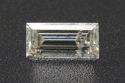 Prírodný diamant bageta,...