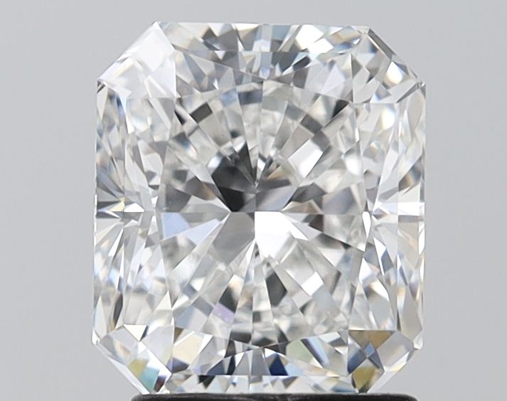 2.18 carat e VVS2 EX Cut IGI radiant diamond