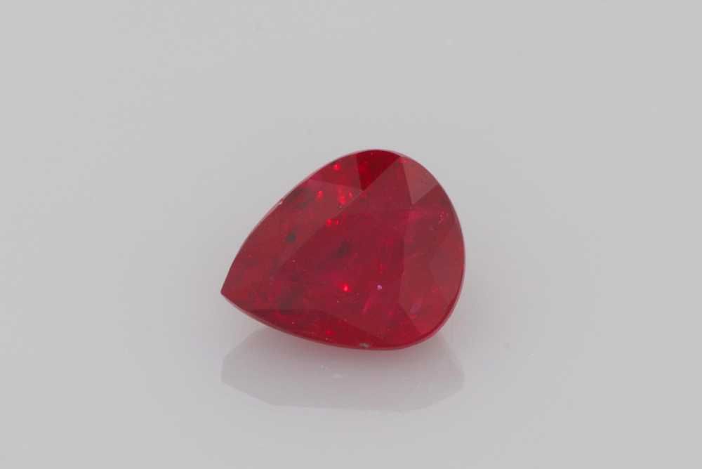 Rubin 1,18 ct, czerwony, szlif gruszka