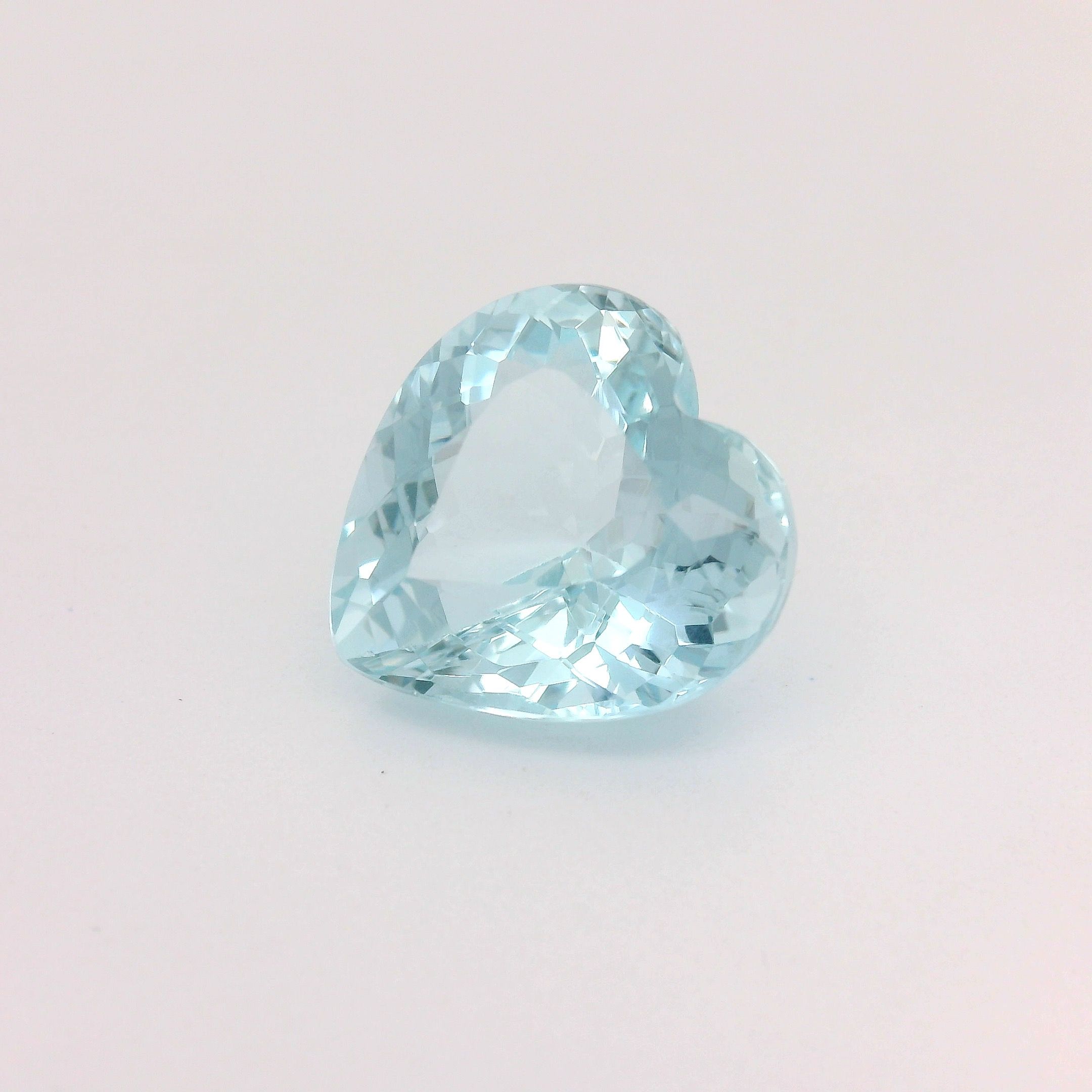 Akwamaryn 6,66 ct, niebieski, szlif serce