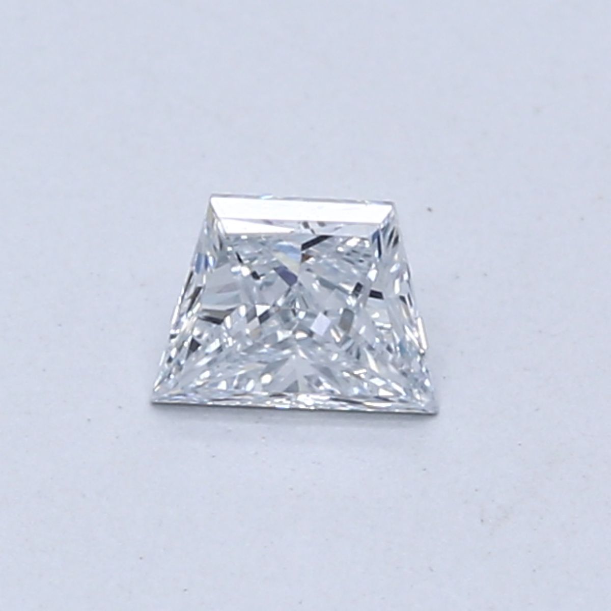 0.31 CT Light Blue TRAPEZOID