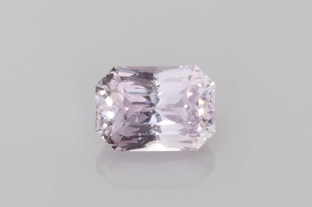 Szafir 2,37 ct, różowy, szlif szmaragdowy