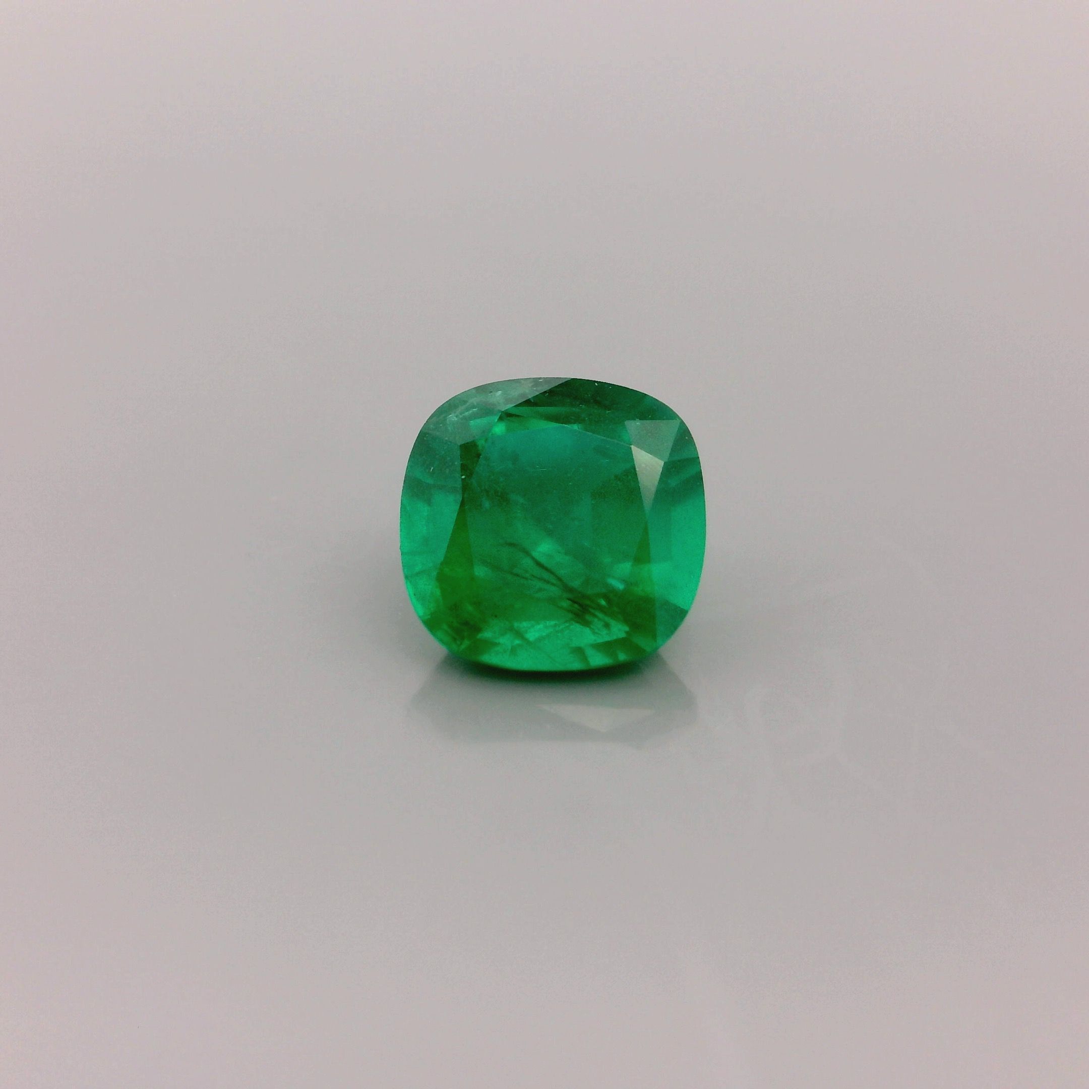 0.92 ct Cushion emerald