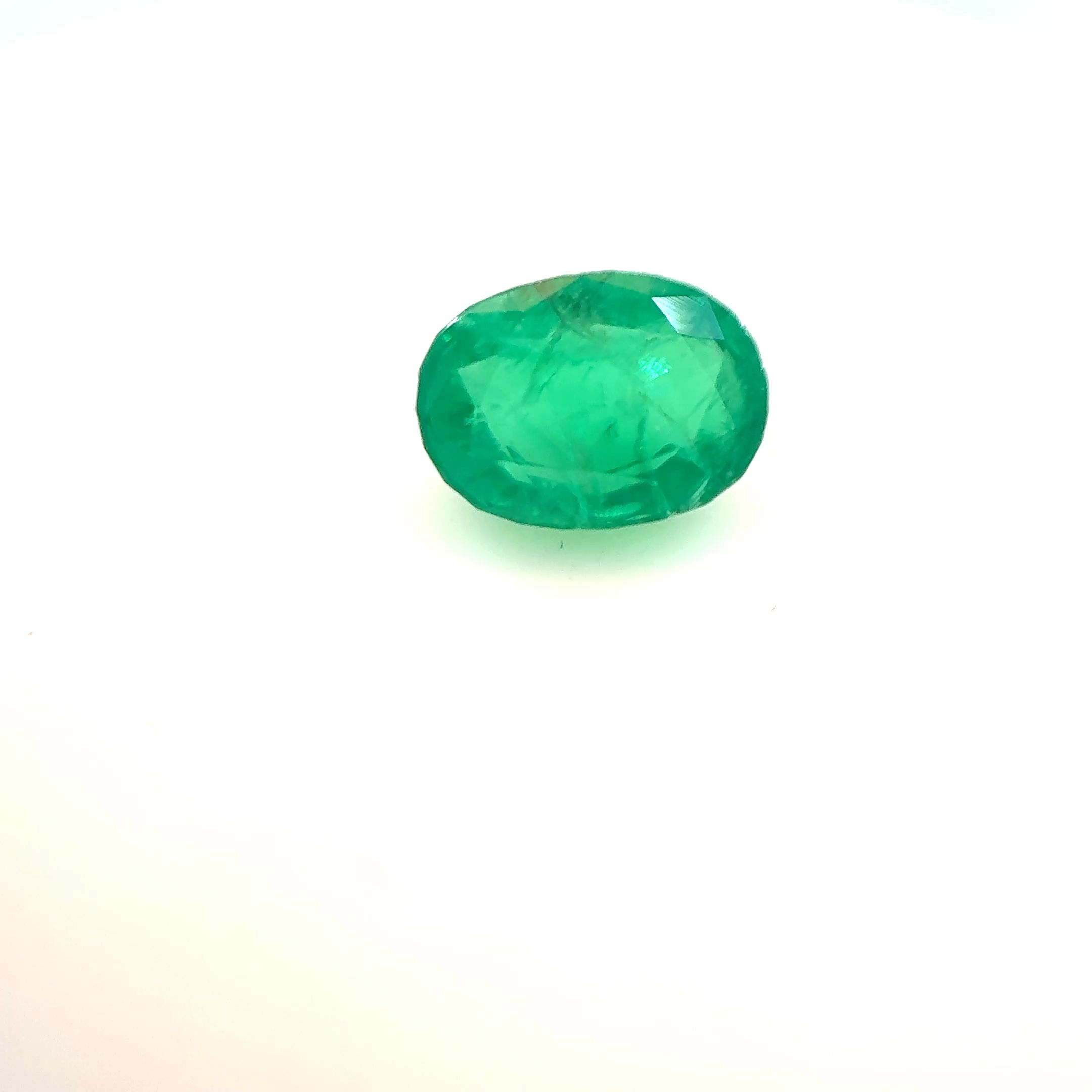 Szmaragd 1,11 ct, zielony, szlif owalny