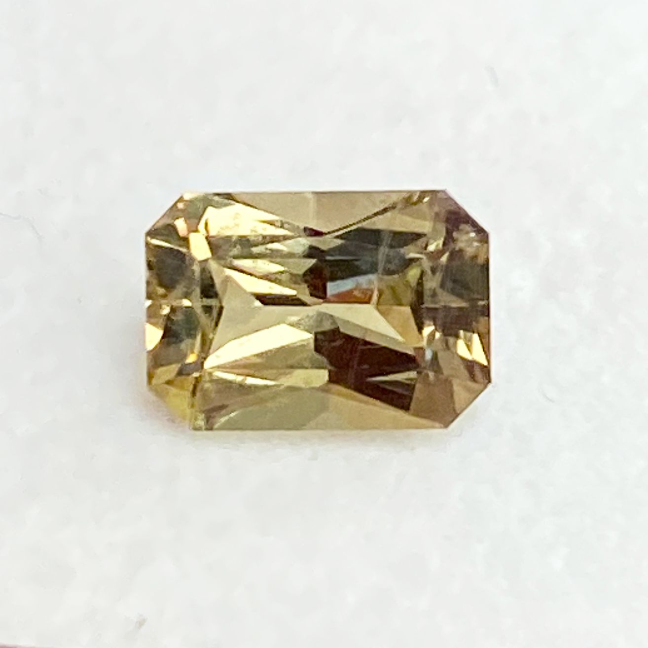 SAPPHIRE FACETED 1.28ct YELLOW YELLOW EC SRILANKA NONE