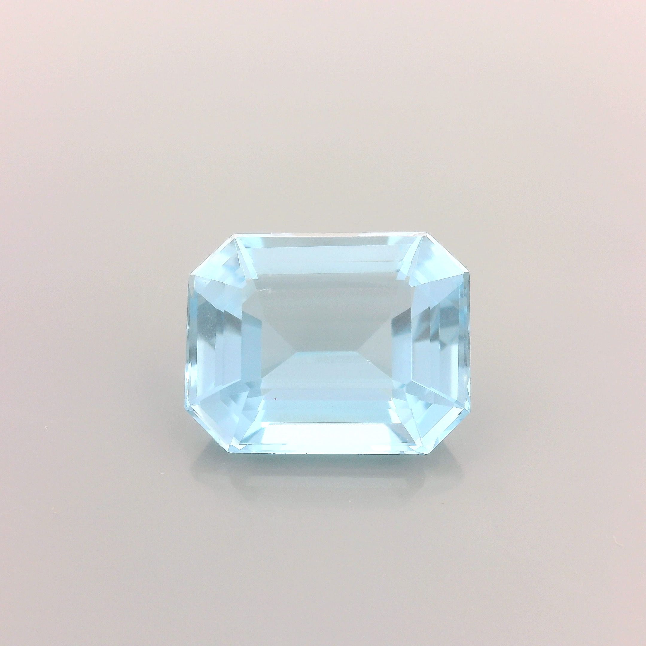 3.38 ct Octagonal aquamarine