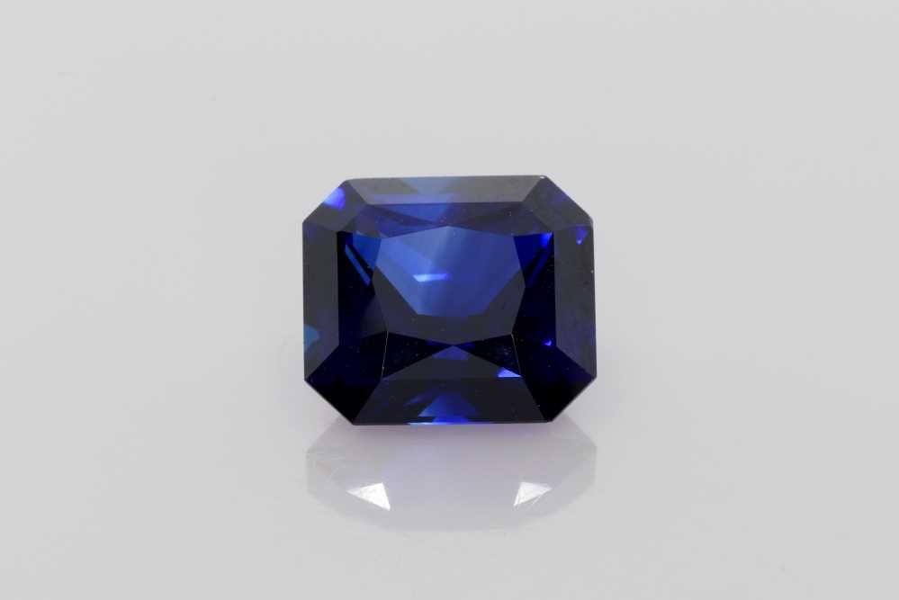 SAPPHIRE FACETED 5.51ct BLUE Deep BLUE SI SRILANKA HEATED