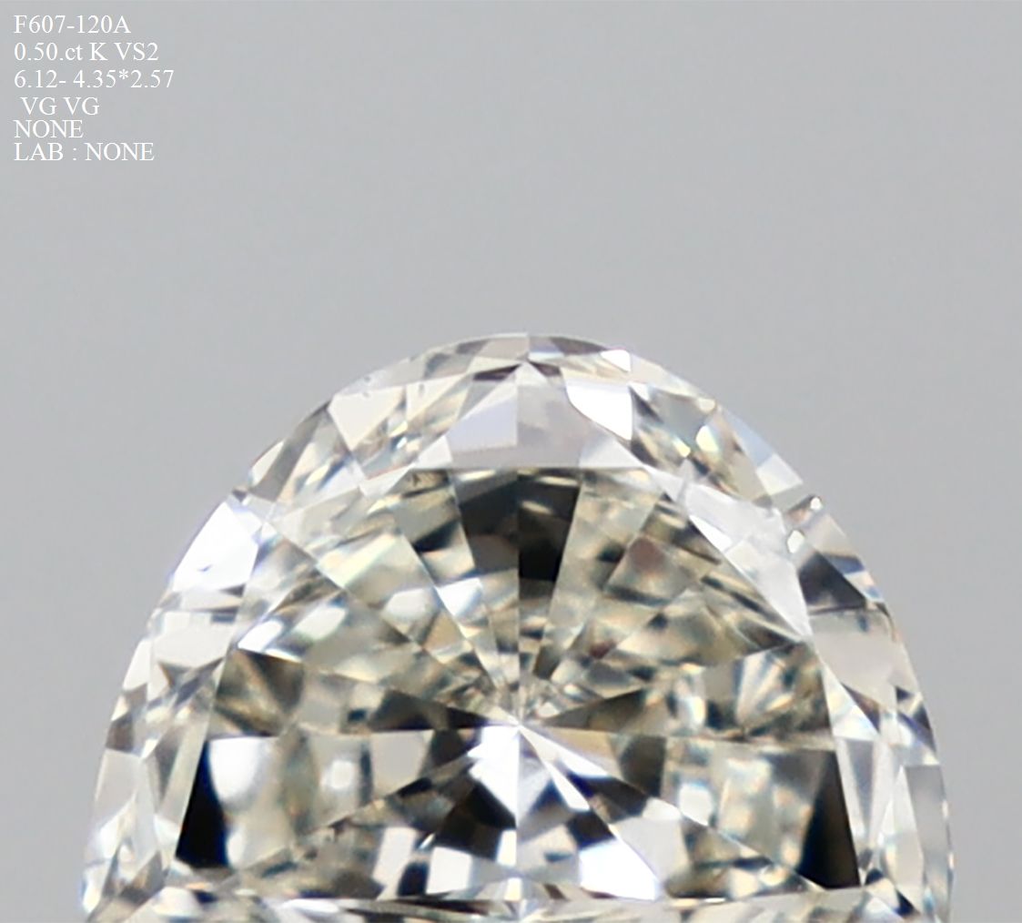 Prírodný diamant half moon,...