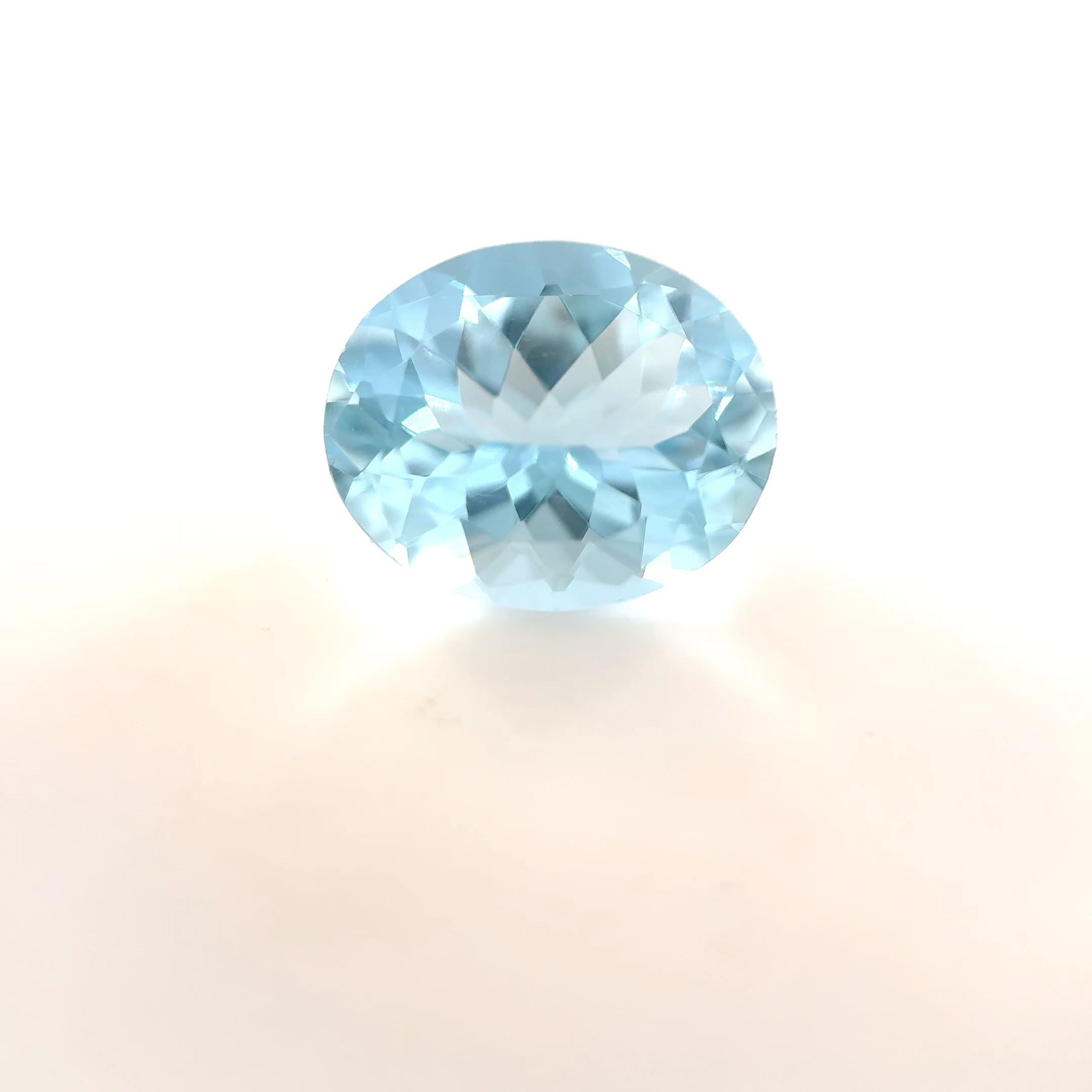 Akwamaryn 3,05 ct, niebieski, szlif owalny