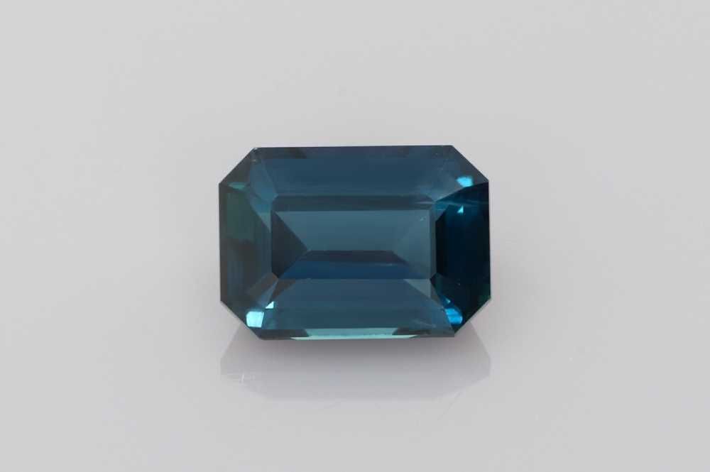 Szafir 4,00 ct, niebieski, szlif szmaragdowy