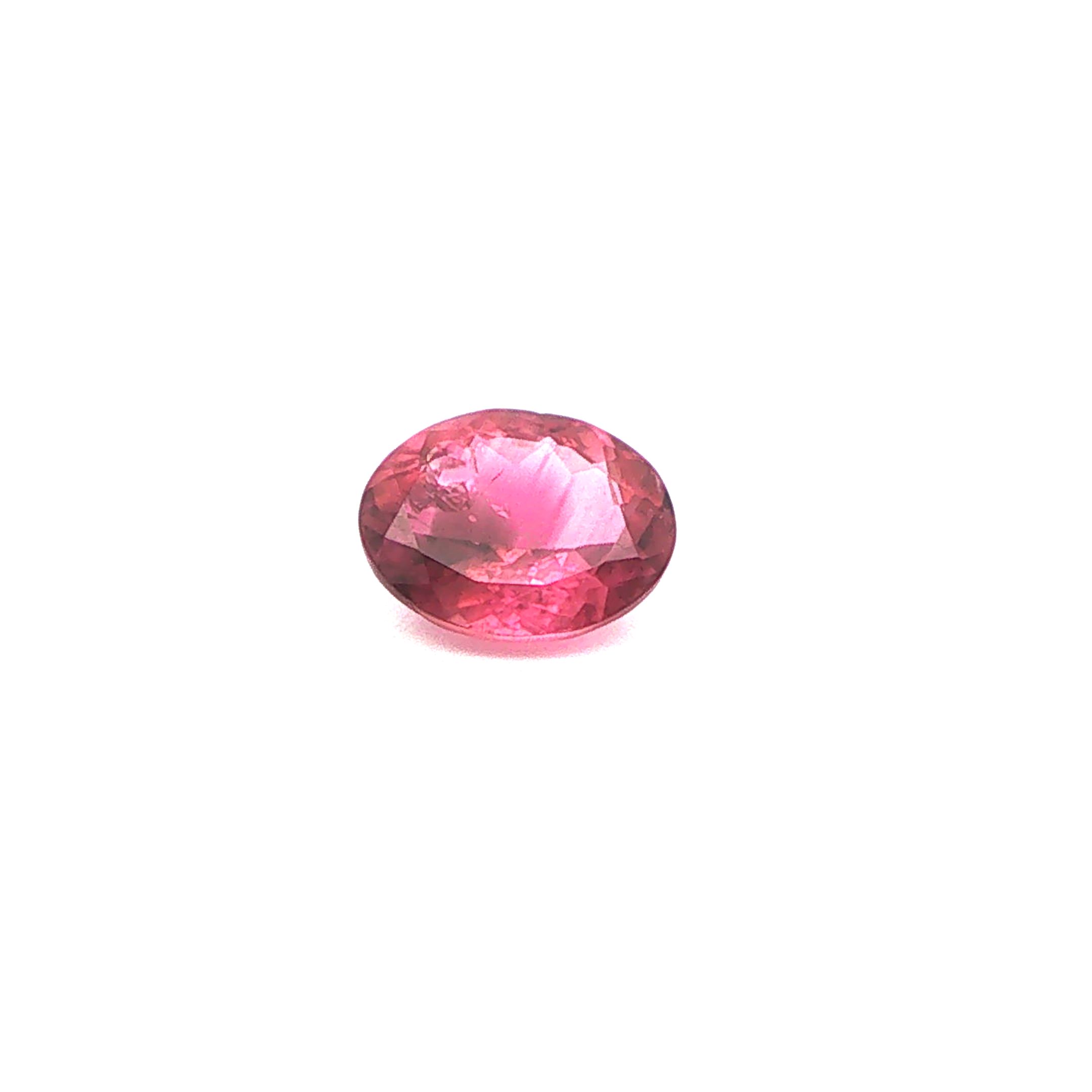 Turmalin 2,24 ct, różowy, szlif owalny