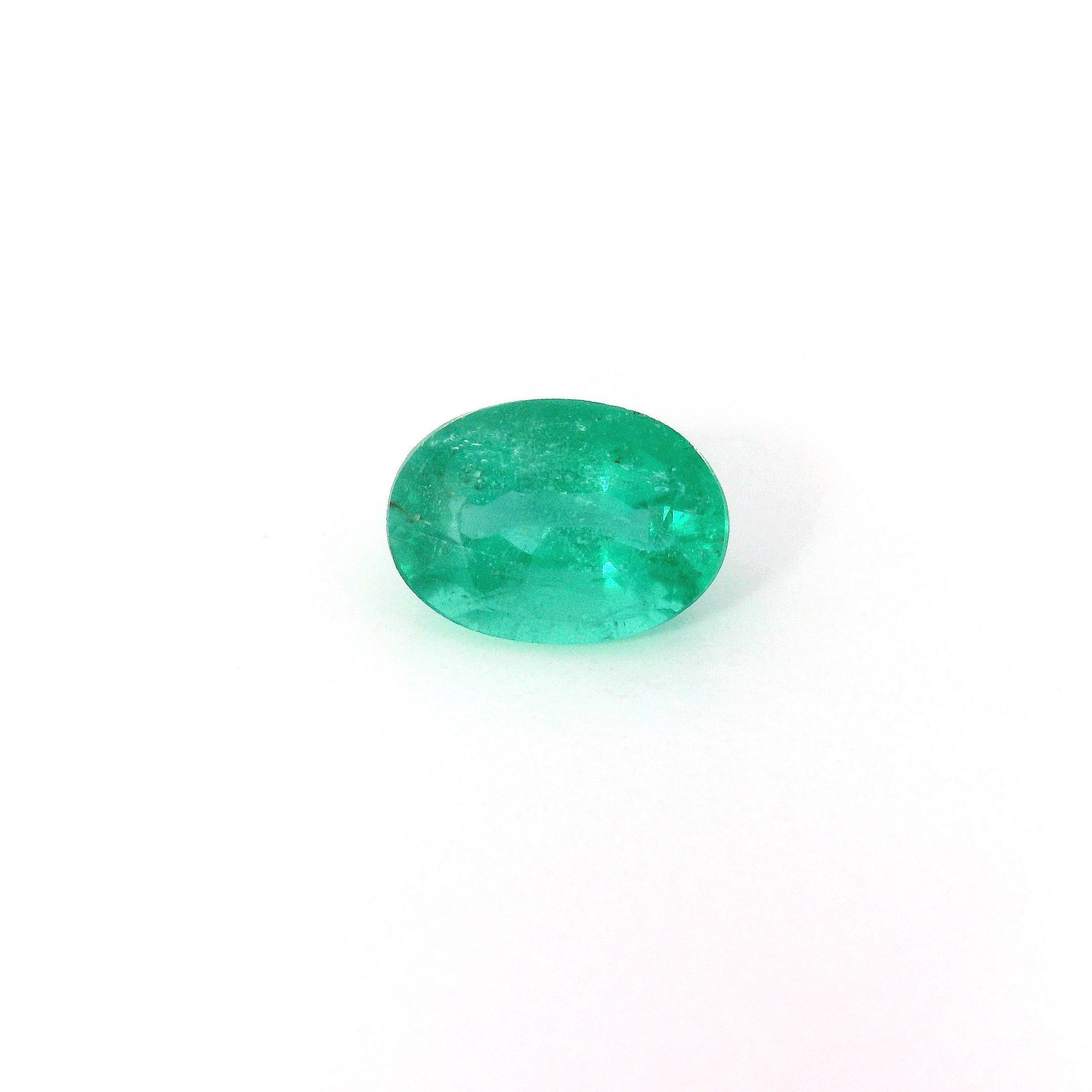 Szmaragd 1,09 ct, zielony, szlif owalny