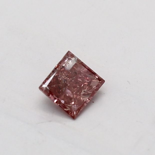 0.24 カラット クッション ブリリアント ファンシーインテンス ピンク 天然 ダイヤモンド