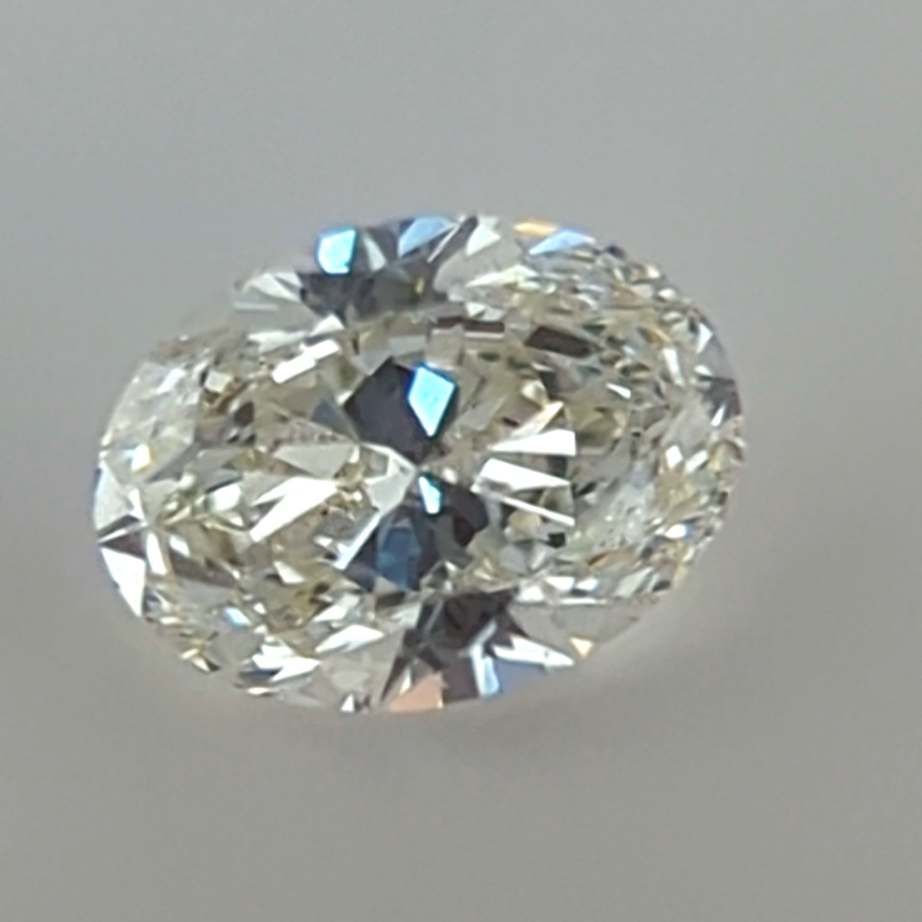 Prírodný diamant oval, SI2,...