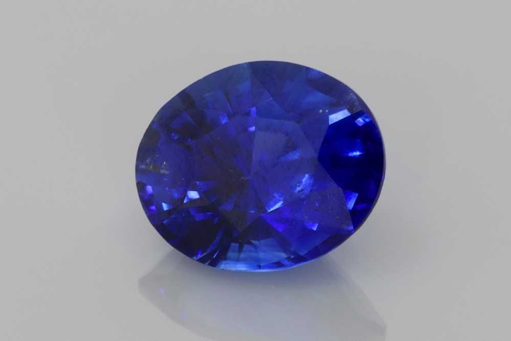 Szafir 2,08 ct, niebieski, szlif owalny