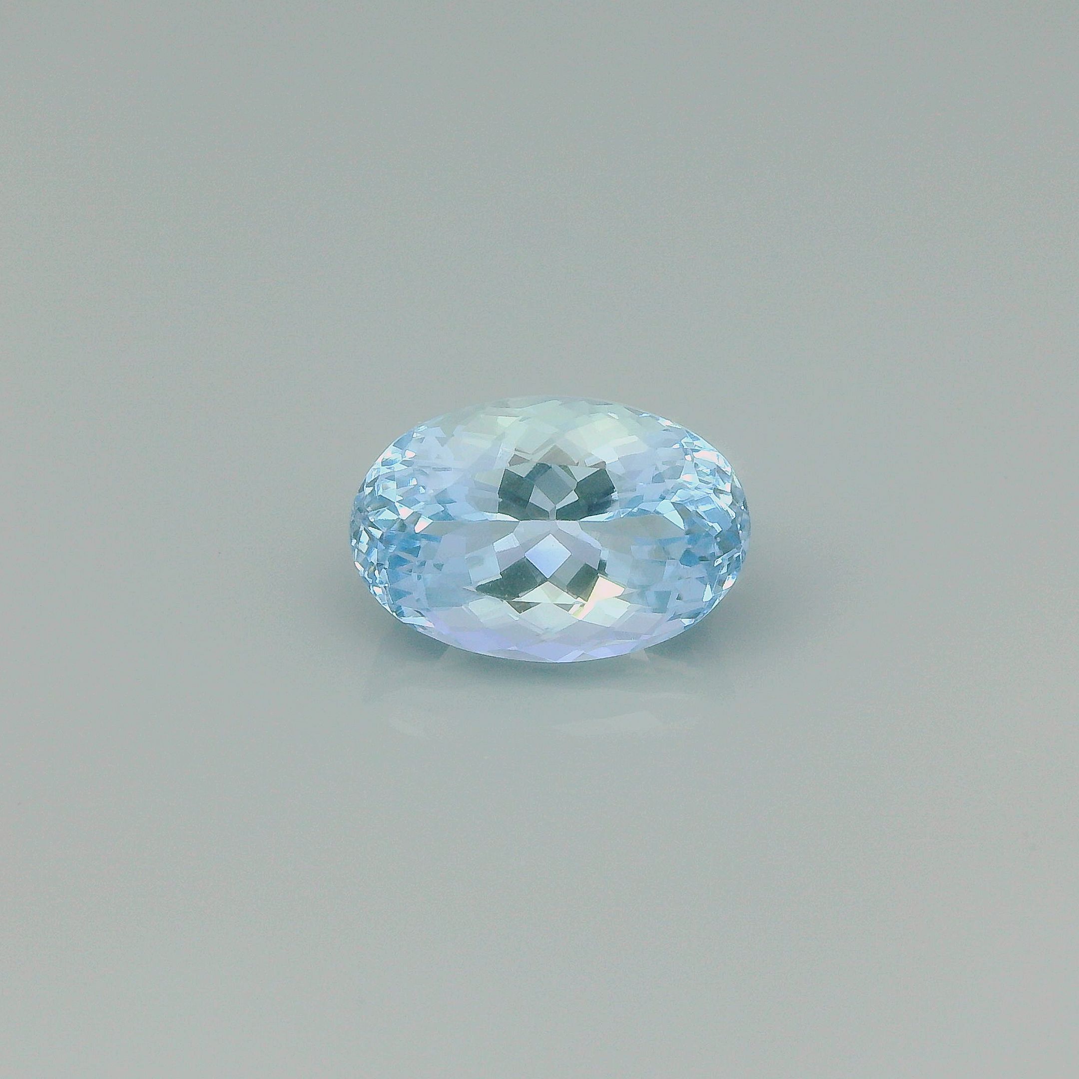 4.25 ct Oval Aquamarine
