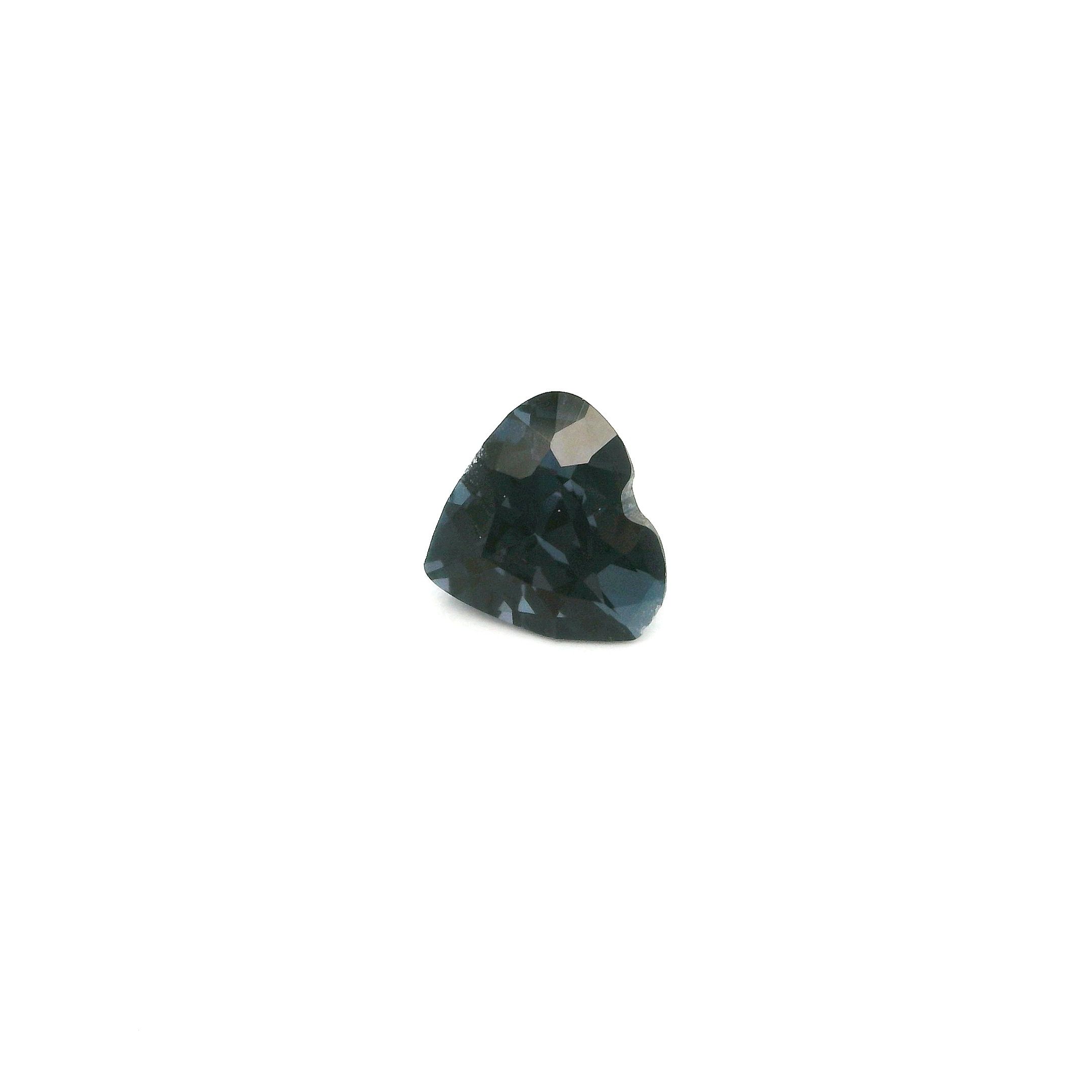 0.96 ct Heart spinel