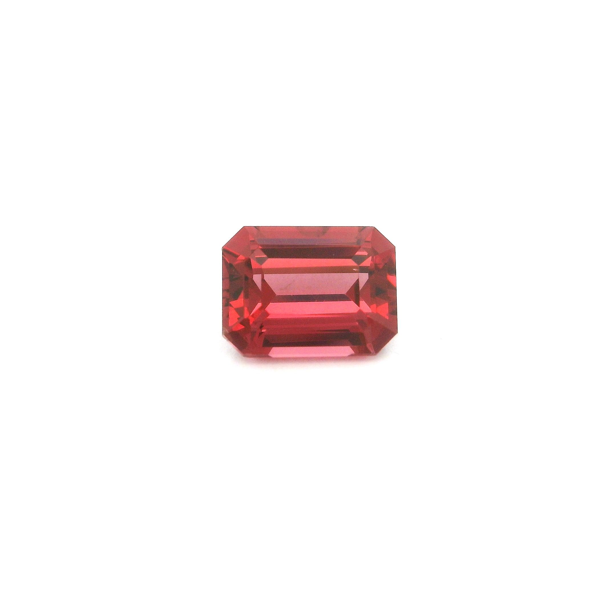 Granat 1,43 ct, różowy, szlif ośmiokątny