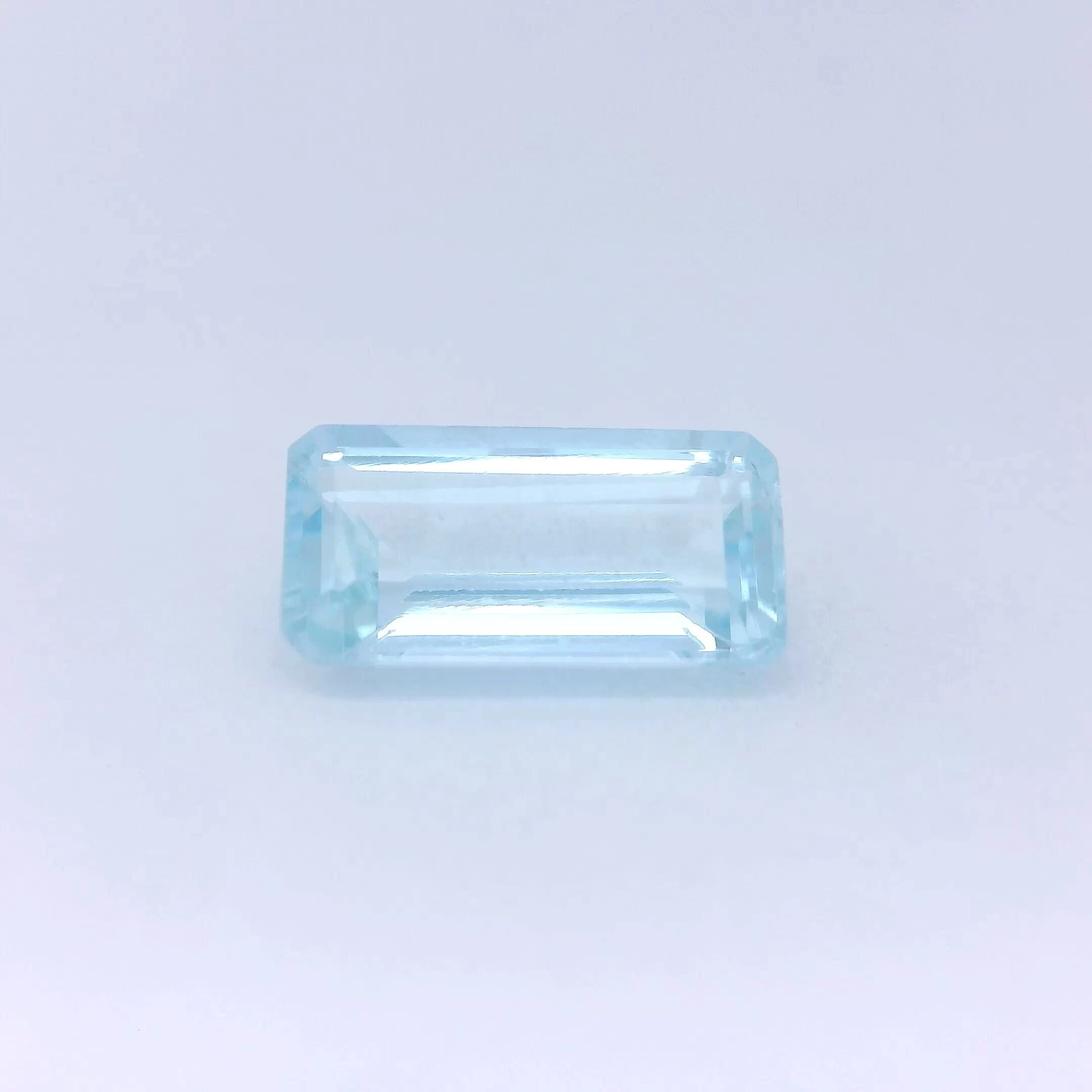 Akwamaryn 1,57 ct, niebieski, szlif szmaragdowy