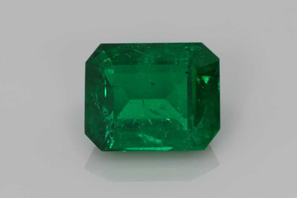 Szmaragd 4,23 ct, zielony, szlif szmaragdowy