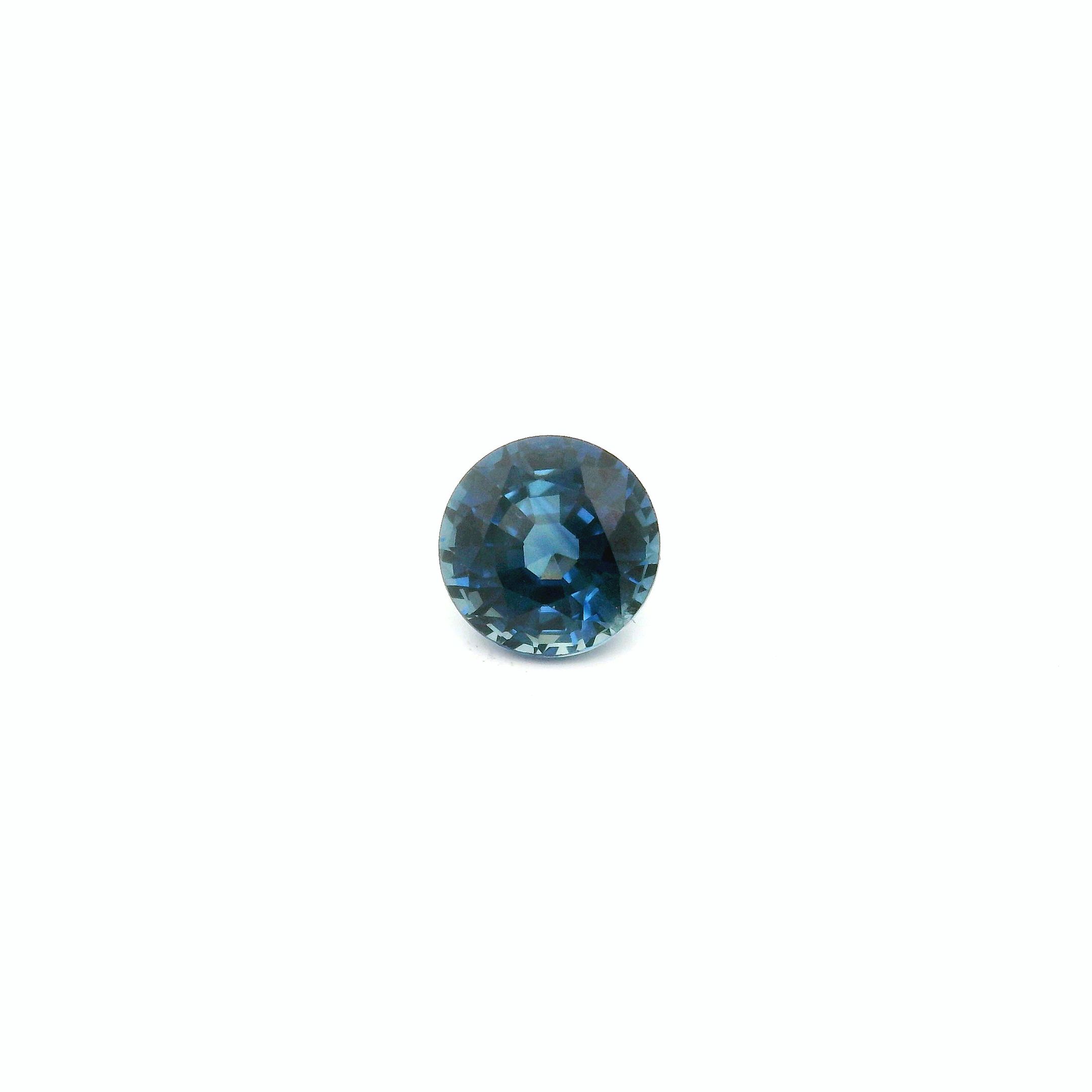 0.76 ct Round sapphire