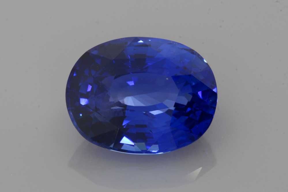 SAPPHIRE FACETED 7.06ct BLUE Vivid BLUE SI SRILANKA HEATED